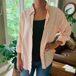 Men’s pink buttons up